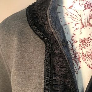 🖤 Fall Grey/black laced trim jacket